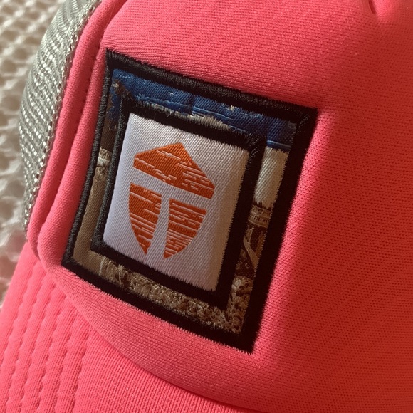 Bigtruck Truckee Base Camp for a big life hat - Picture 9 of 10